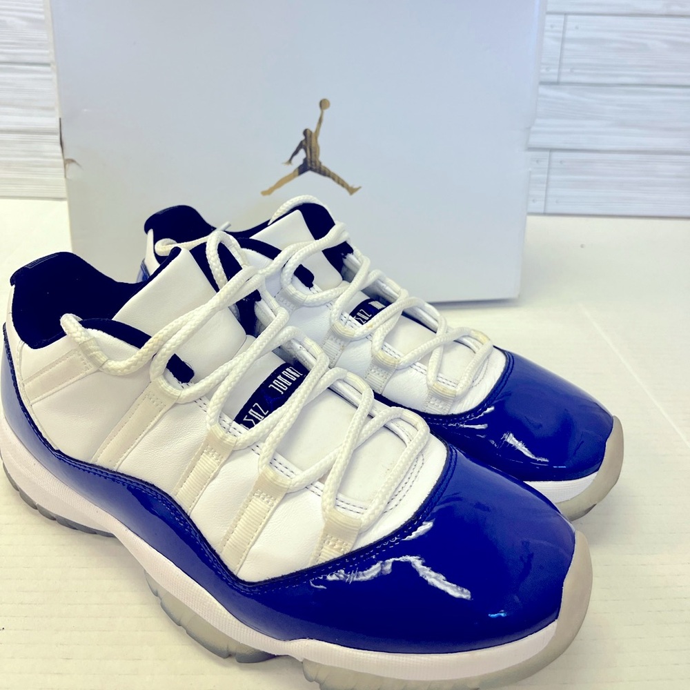 Wmns Air Jordan 11 Retro Low